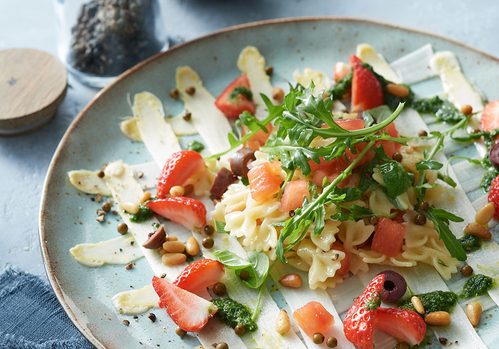 Summer pasta salad with asparagus